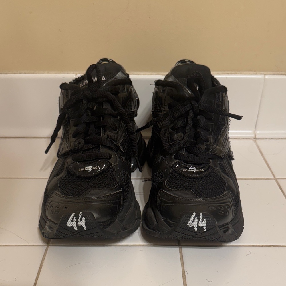 Balenciaga mens Runner